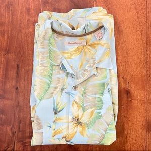 Tommy Bahama men’s button-down 100% silk